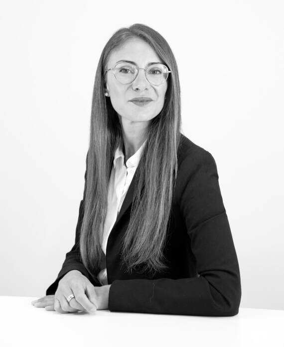 Nicole Monte_Lawyer_42LF